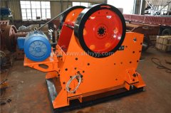 <b>應(yīng)用于各行業(yè)的破碎機(jī)種類、型號(hào)各不相同</b>