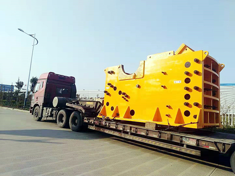 顎式破碎機發(fā)貨